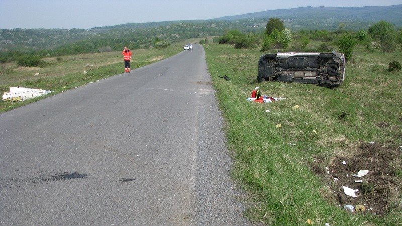 Havária sanitky v Lešti, dvaja mŕtvi